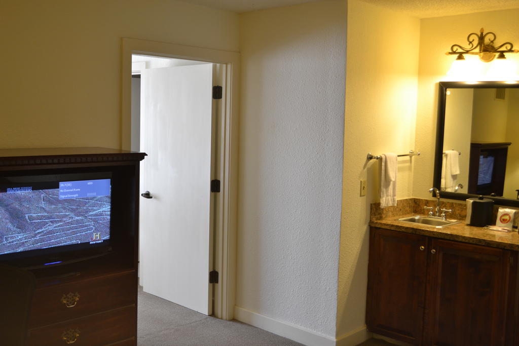 Jameson Inn & Suites Bowling Green Buitenkant foto