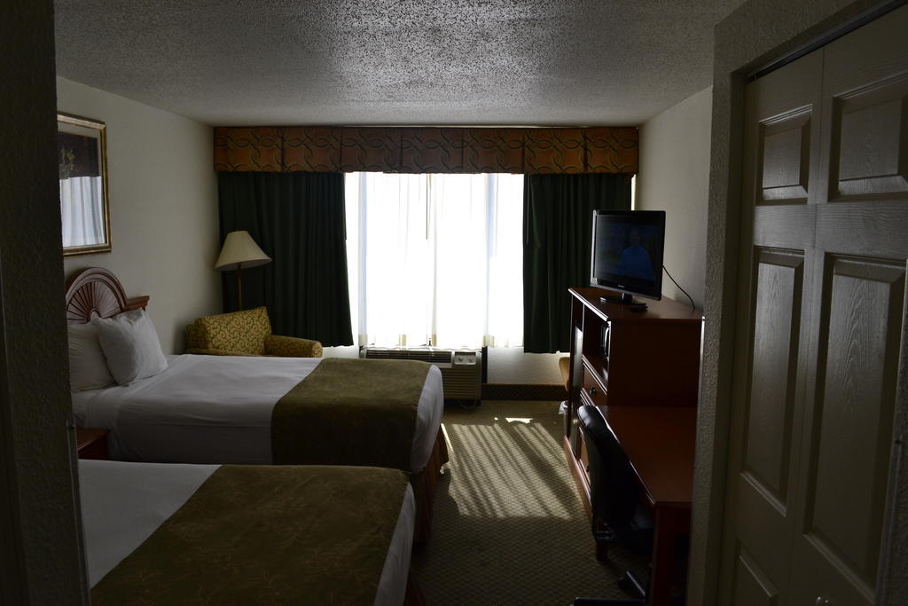 Jameson Inn & Suites Bowling Green Buitenkant foto
