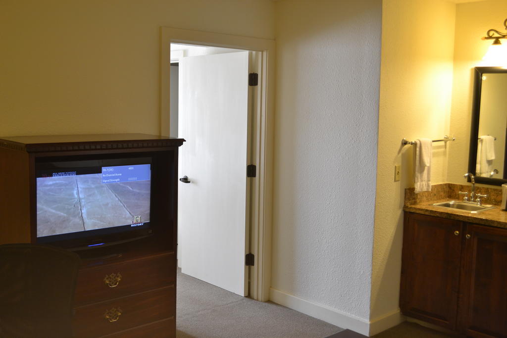 Jameson Inn & Suites Bowling Green Buitenkant foto