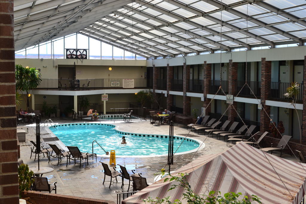 Jameson Inn & Suites Bowling Green Buitenkant foto