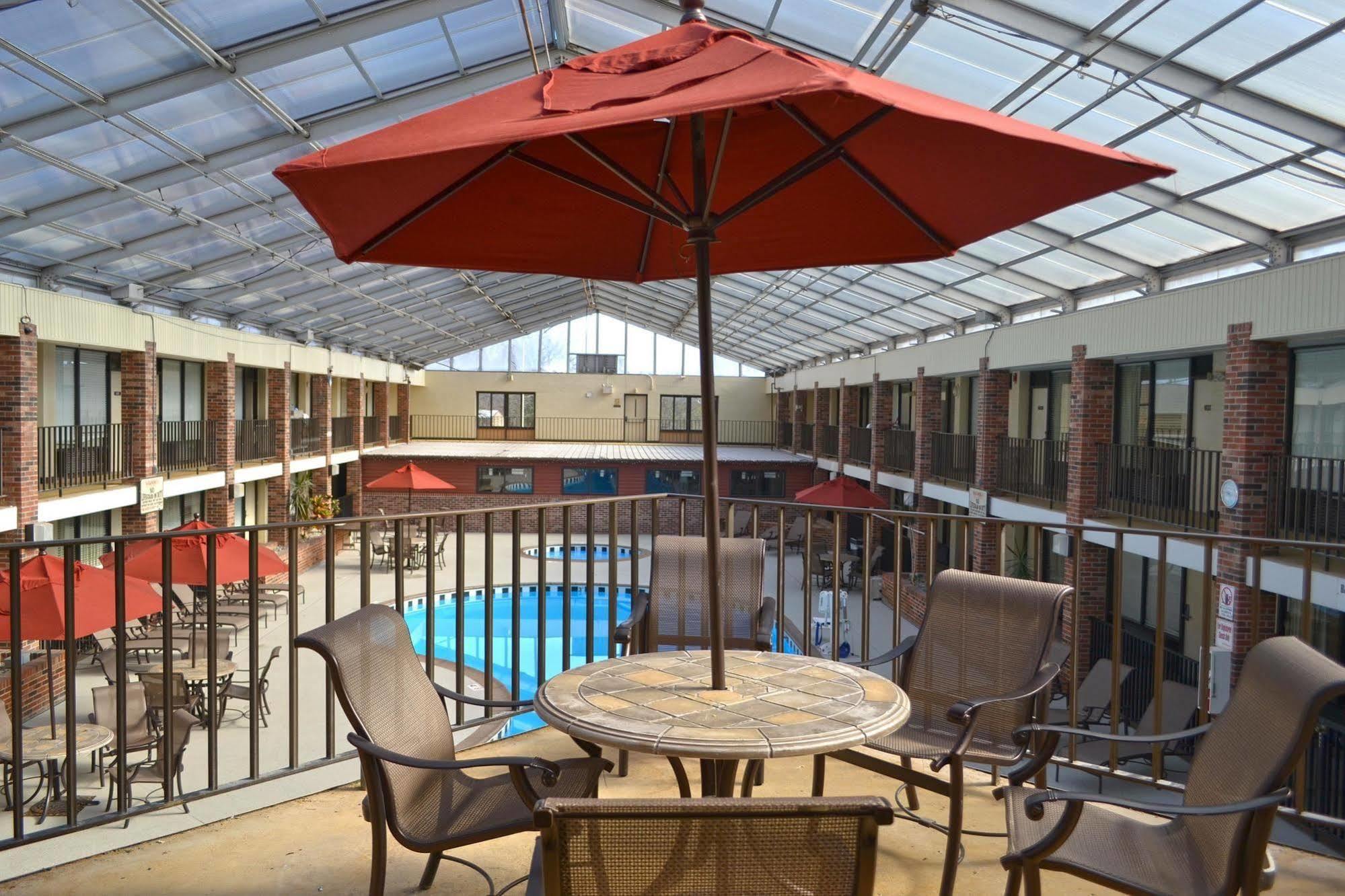 Jameson Inn & Suites Bowling Green Buitenkant foto