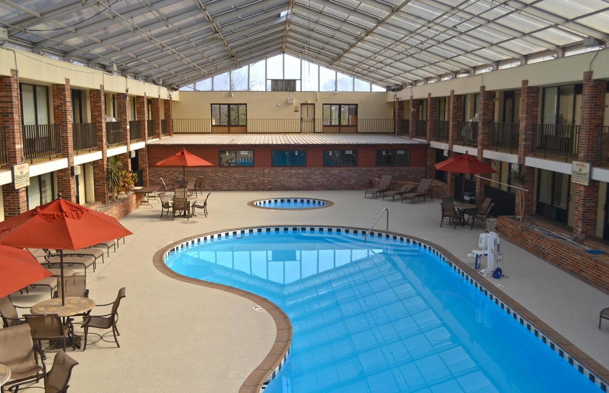 Jameson Inn & Suites Bowling Green Buitenkant foto
