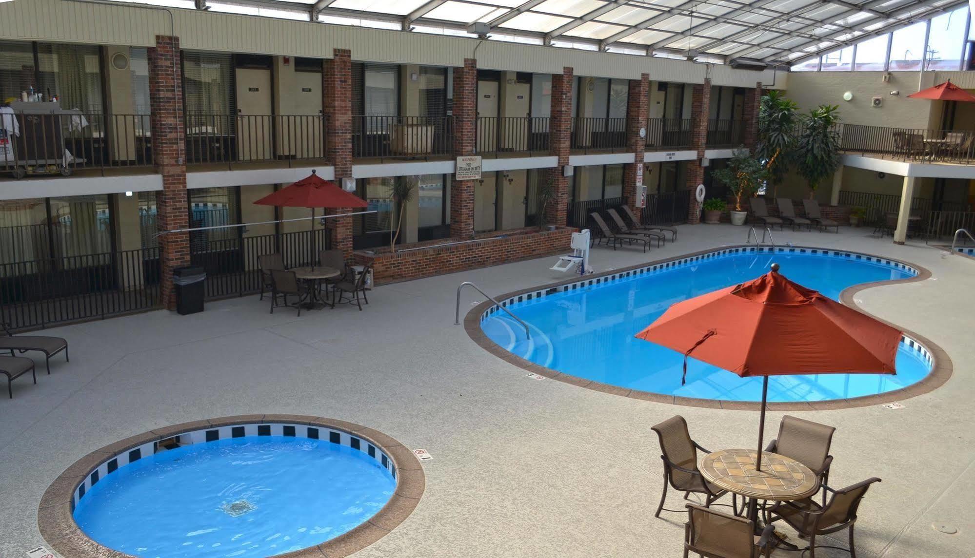 Jameson Inn & Suites Bowling Green Buitenkant foto